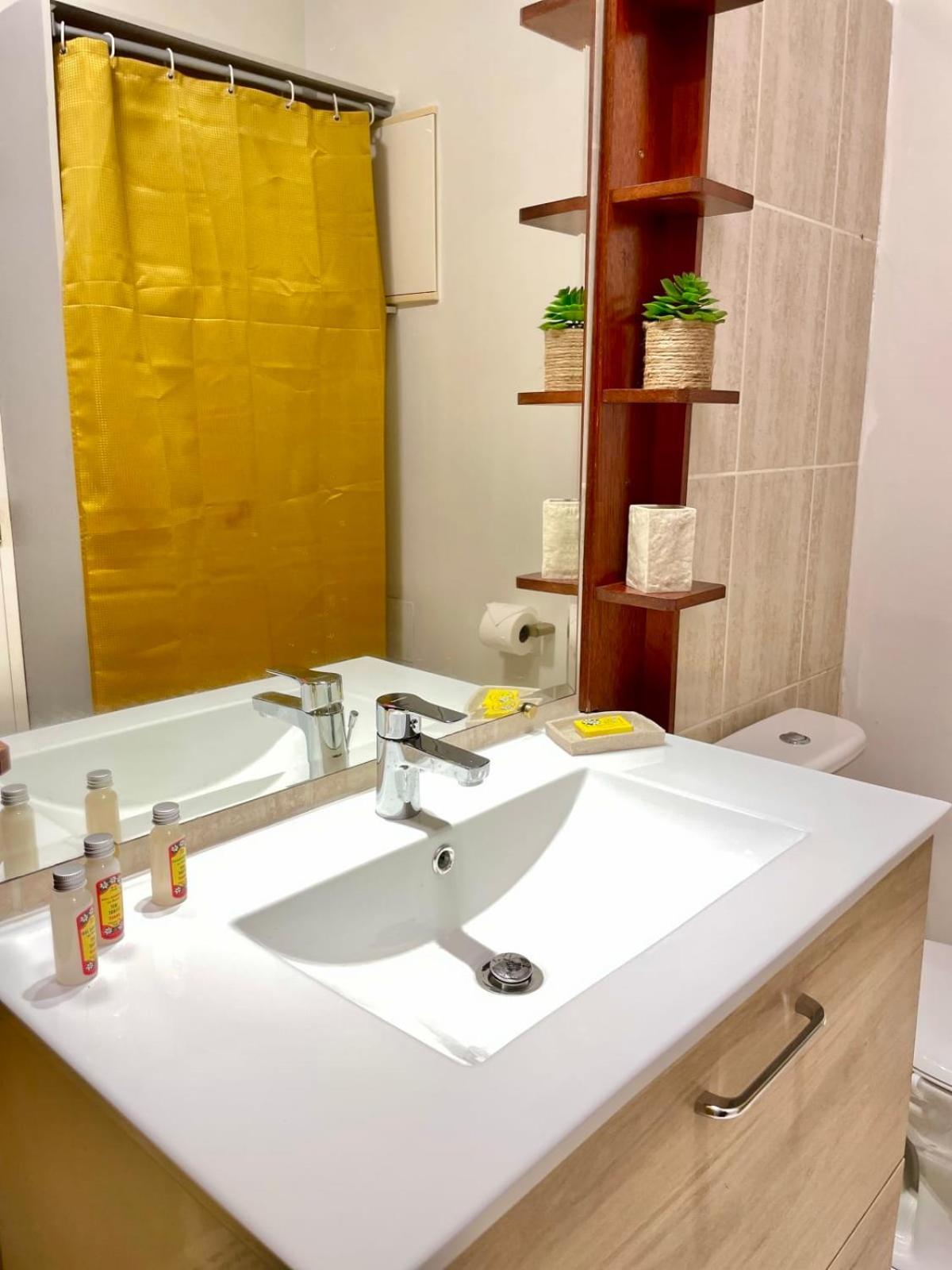 Studio Sunny - Pool - Wifi - Ac Papeete Papeete  Esterno foto